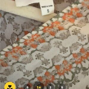 Vince Camuto Floral Patterned cover